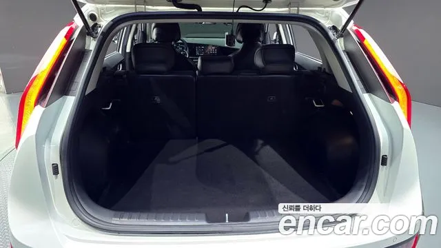 Kia Niro 2022 — фото 20