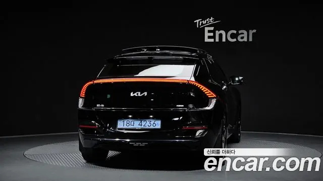 Kia EV6 2023 — фото 4