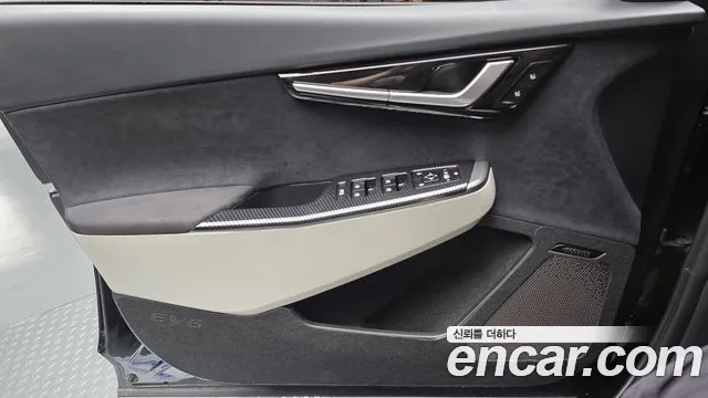 Kia EV6 2023 — фото 14