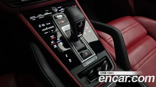Porsche Cayenne 2020 — фото 11