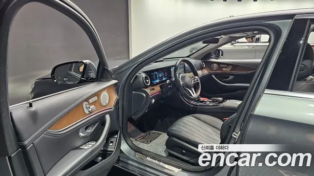 Mercedes-Benz E-Class 2020 — фото 10