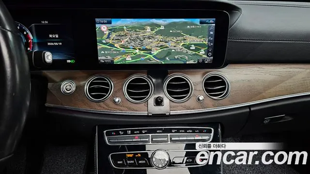 Mercedes-Benz E-Class 2020 — фото 12