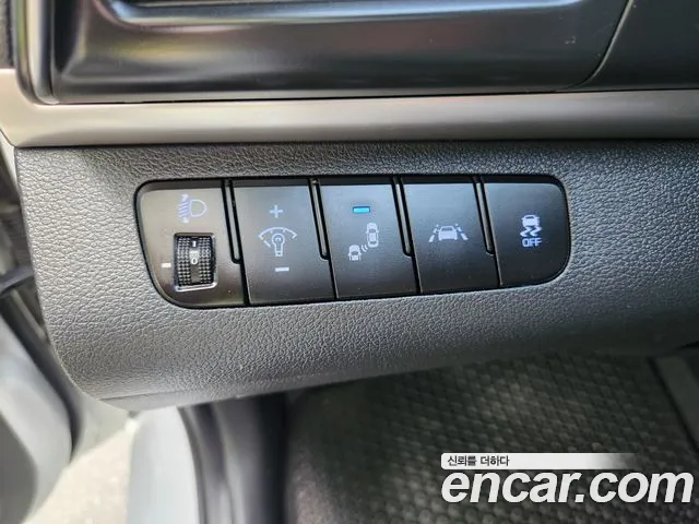 Hyundai AVANTE 2020 — фото 12