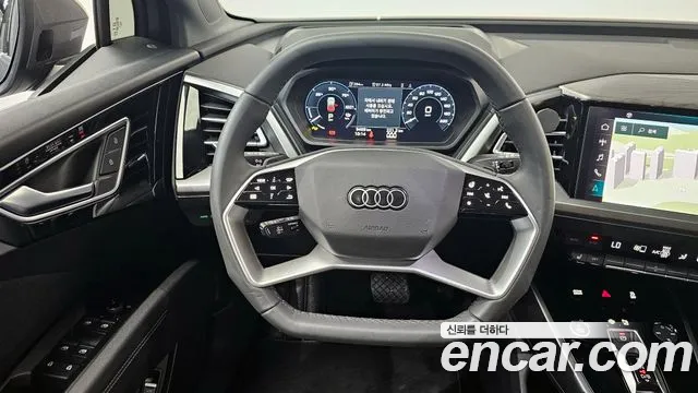 Audi Q4 e-tron 2025 — фото 12