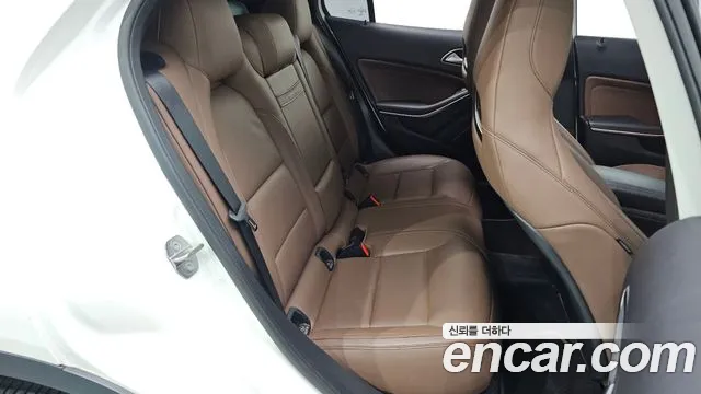 Mercedes-Benz GLA-Class 2018 — фото 12