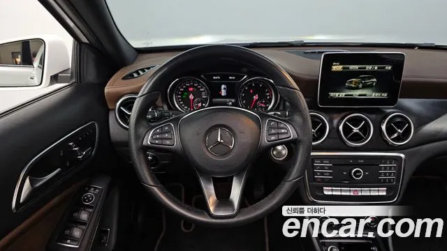 Mercedes-Benz GLA-Class 2018 — фото 13