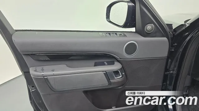 Land Rover Discovery 2018 — фото 14