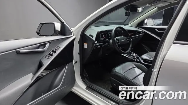 Kia Niro 2022 — фото 13