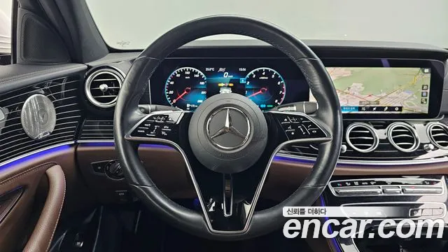 Mercedes-Benz E-Class 2021 — фото 13