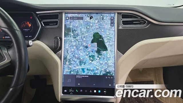 Tesla Model S 2017 — фото 13