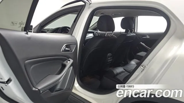 Mercedes-Benz GLA-Class 2019 — фото 15
