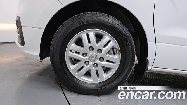 Hyundai Starex 2019 — фото 5