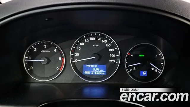 Hyundai Starex 2019 — фото 8