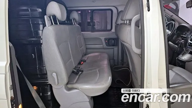 Hyundai Starex 2019 — фото 11
