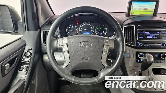 Hyundai Starex 2019 — фото 12