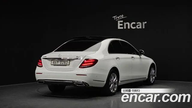 Mercedes-Benz E-Class 2017 — фото 1