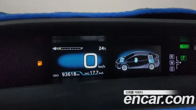 Toyota Prius 2017 — фото 8