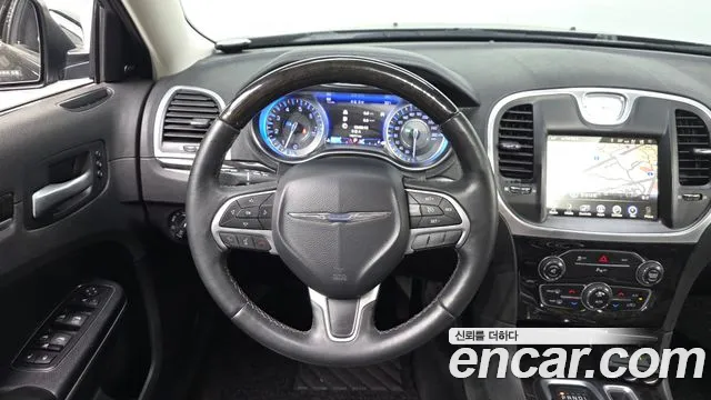Chrysler 300C 2015 — фото 15