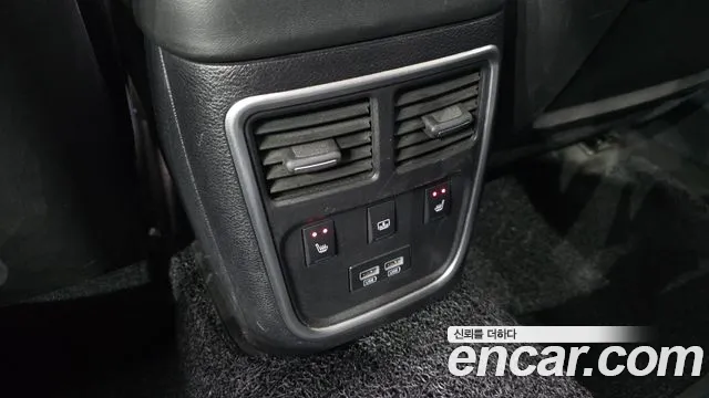 Chrysler 300C 2015 — фото 20