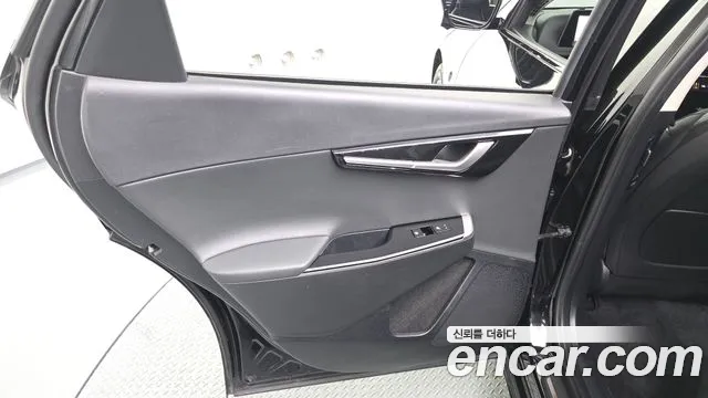 Kia EV6 2023 — фото 15