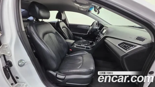 Hyundai Sonata 2017 — фото 13
