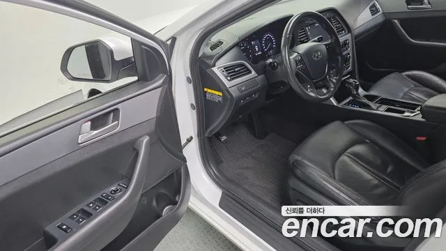 Hyundai Sonata 2017 — фото 17