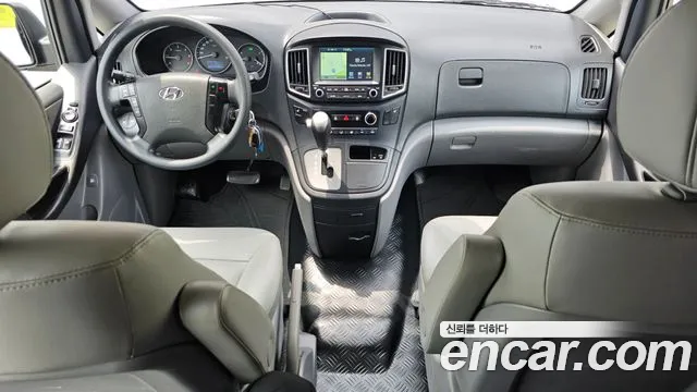 Hyundai Starex 2018 — фото 10