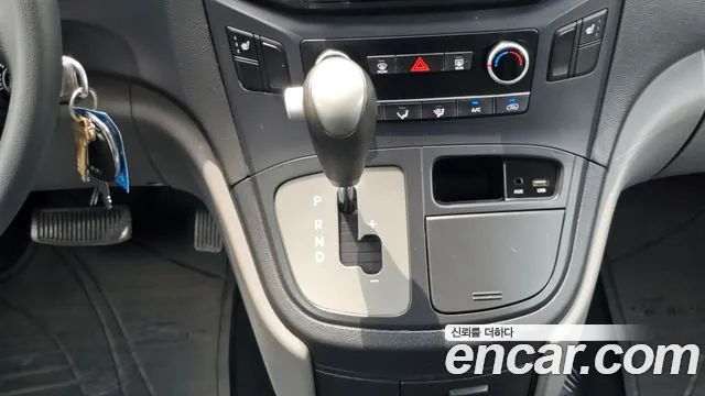 Hyundai Starex 2018 — фото 12