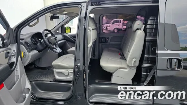 Hyundai Starex 2018 — фото 13