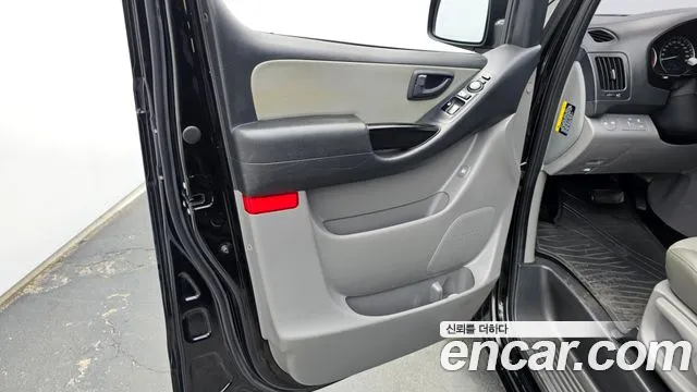 Hyundai Starex 2018 — фото 14