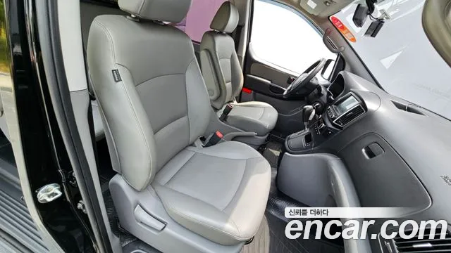 Hyundai Starex 2018 — фото 16