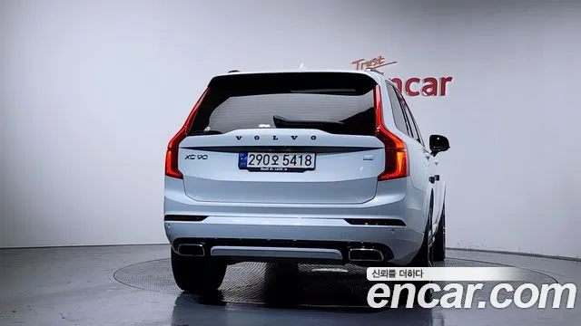Volvo XC90 2021 — фото 4