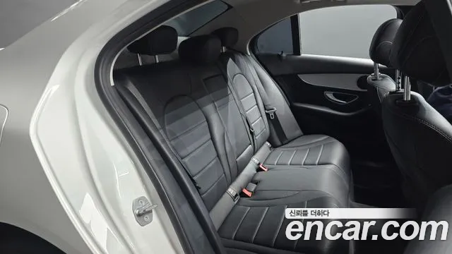 Mercedes-Benz C-Class 2018 — фото 12