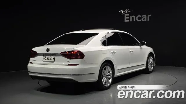 Volkswagen Passat 2018 — фото 2