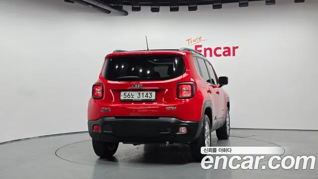 Jeep Renegade 2017 — фото 4