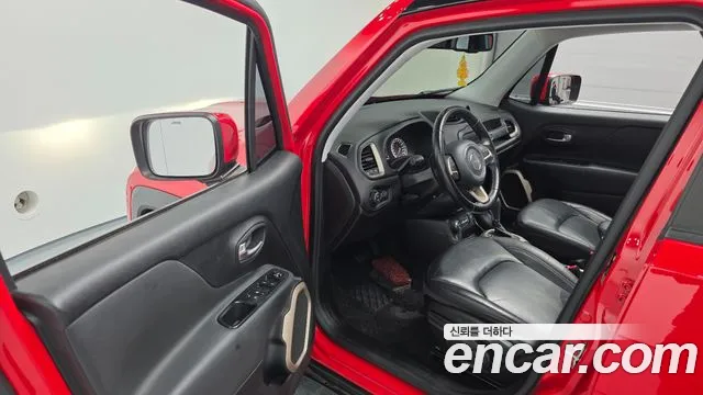 Jeep Renegade 2017 — фото 10