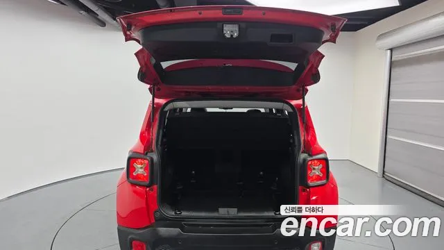 Jeep Renegade 2017 — фото 20