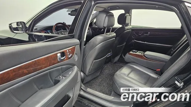 Hyundai Equus 2014 — фото 11