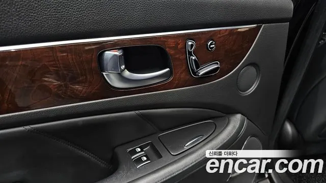 Hyundai Equus 2014 — фото 19