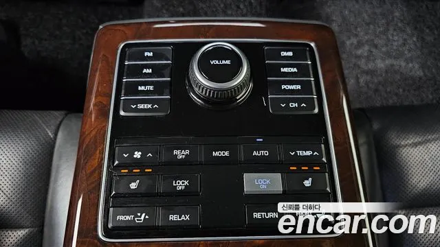 Hyundai Equus 2014 — фото 20