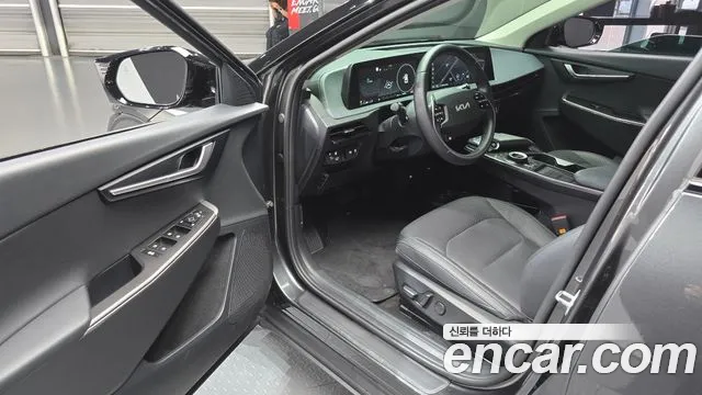 Kia EV6 2022 — фото 13