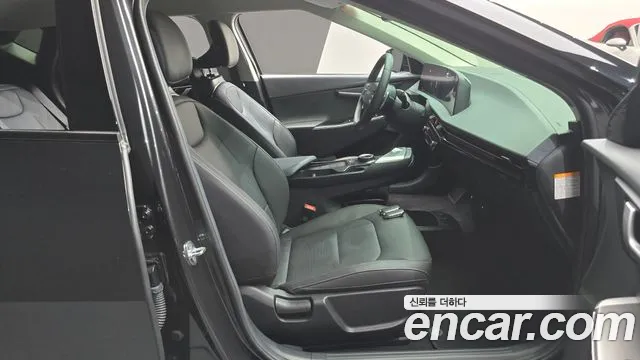 Kia EV6 2022 — фото 16