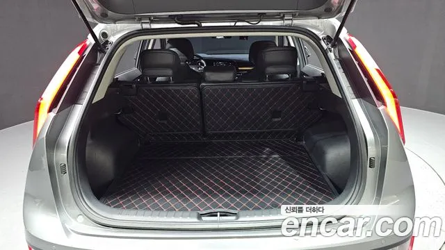 Kia Niro 2023 — фото 15