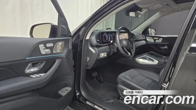 Mercedes-Benz GLE-Class 2023 — фото 13