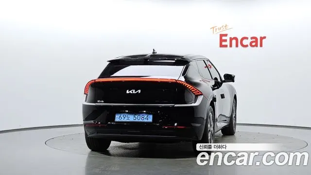 Kia EV6 2023 — фото 3