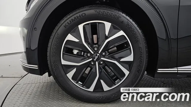 Kia EV6 2023 — фото 4