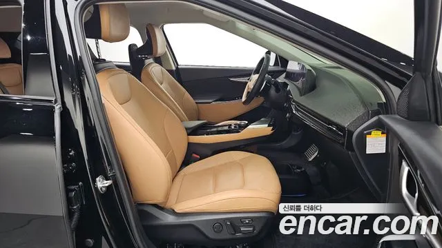 Kia EV6 2023 — фото 16