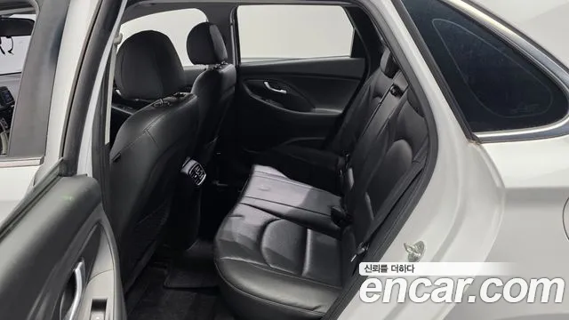 Hyundai i30 2017 — фото 16