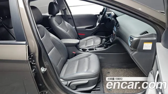 Hyundai Ioniq 2016 — фото 10