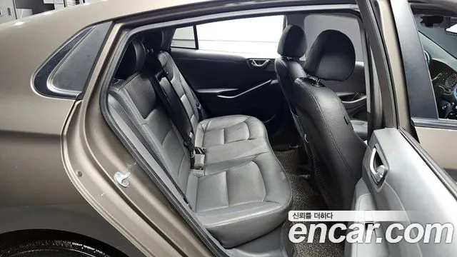 Hyundai Ioniq 2016 — фото 11